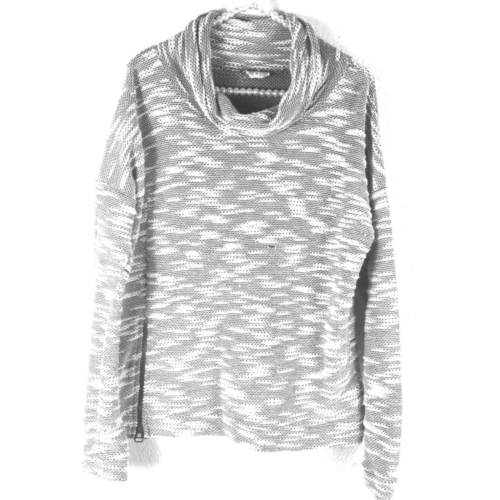 [Converse] Cowl Neck long sleeve top